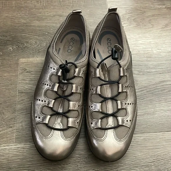 Ecco Metallic Toggle Bluma Drawstring Sneakers Flats Minimalist Slip On Shoes 42 - Picture 1 of 6